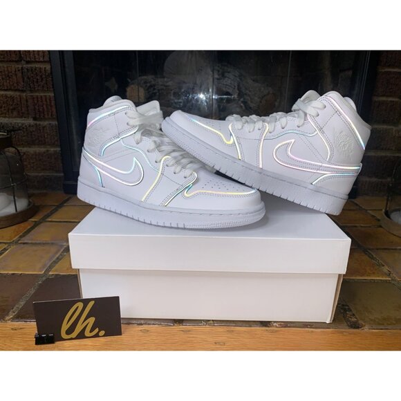 Women’s Size 8 Air Jordan 1 Mid “Iridescent Reflective” Athletic Sneakers CK6587 - Picture 8 of 8